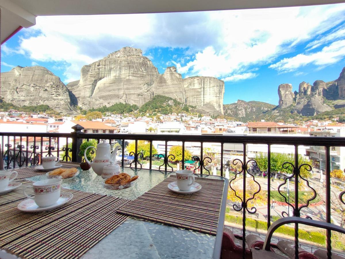 Meteora View Penthouse Apartment กาลัมปากา ภายนอก รูปภาพ