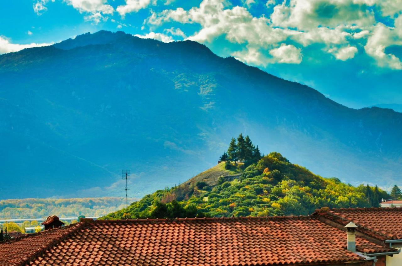 Meteora View Penthouse Apartment กาลัมปากา ภายนอก รูปภาพ